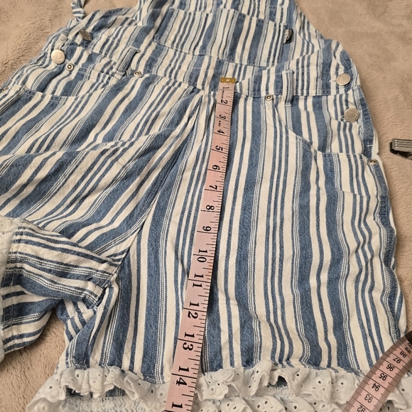 Squeeze Jeans Overall Shorts Denim Blue y2k Eyelace Ruffle Trim Whimsy Cottage L - Picture 15 of 15